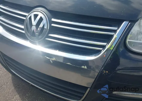 2010 Volkswagen Jetta Tdi z USA, uszkodzony, nr VIN 3VWRL7AJ2AM092254